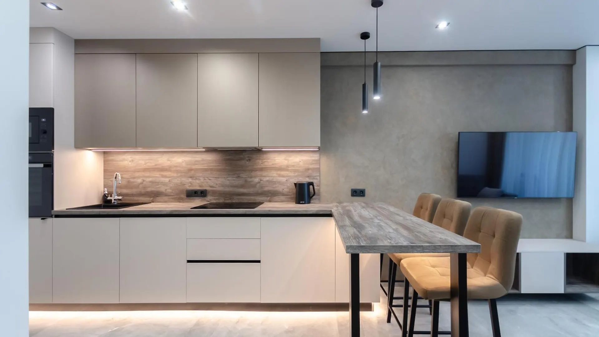 Petrovdom 13-92-433-267-196-433 Luxury Living In Rc Manhattan Kiev 0*,