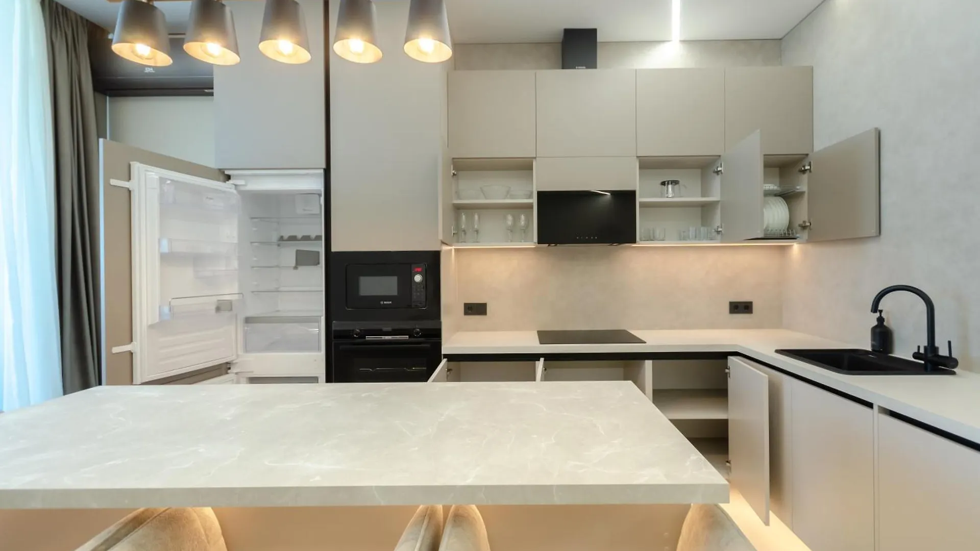Petrovdom 13-92-433-267-196-433 Luxury Living In Rc Manhattan Kiev Appartement