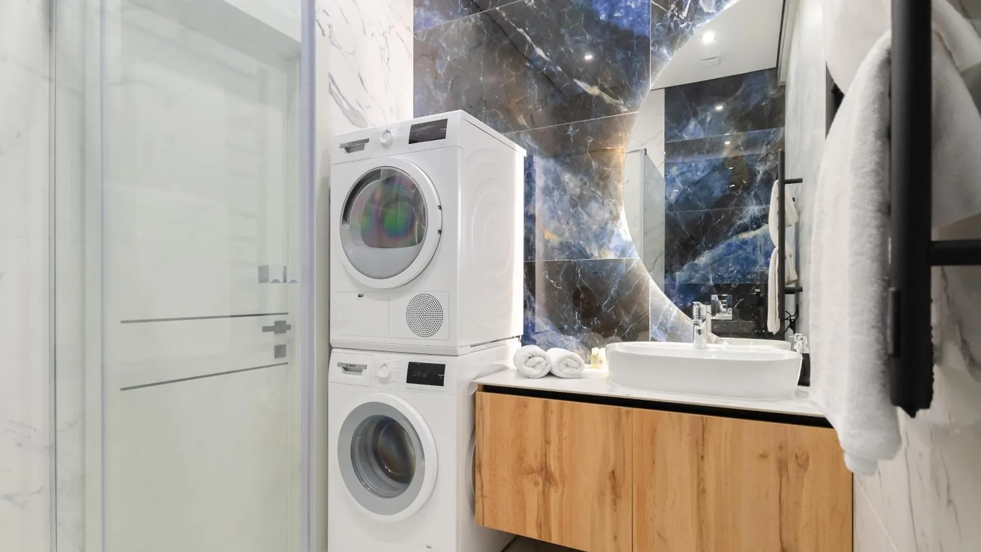 Petrovdom 13-92-433-267-196-433 Luxury Living In Rc Manhattan Kiev