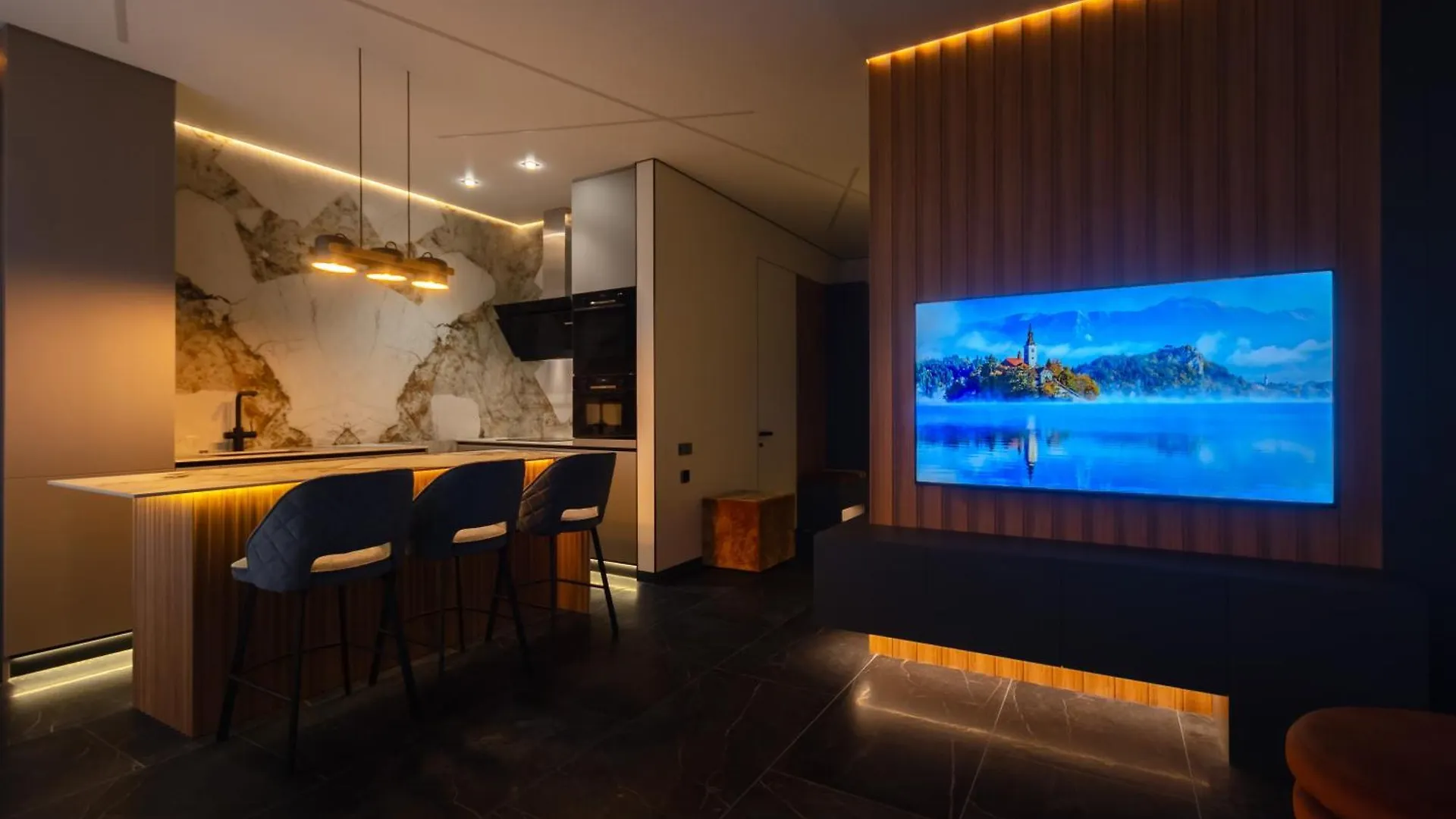 Petrovdom 13-92-433-267-196-433 Luxury Living In Rc Manhattan Kiev 0*,