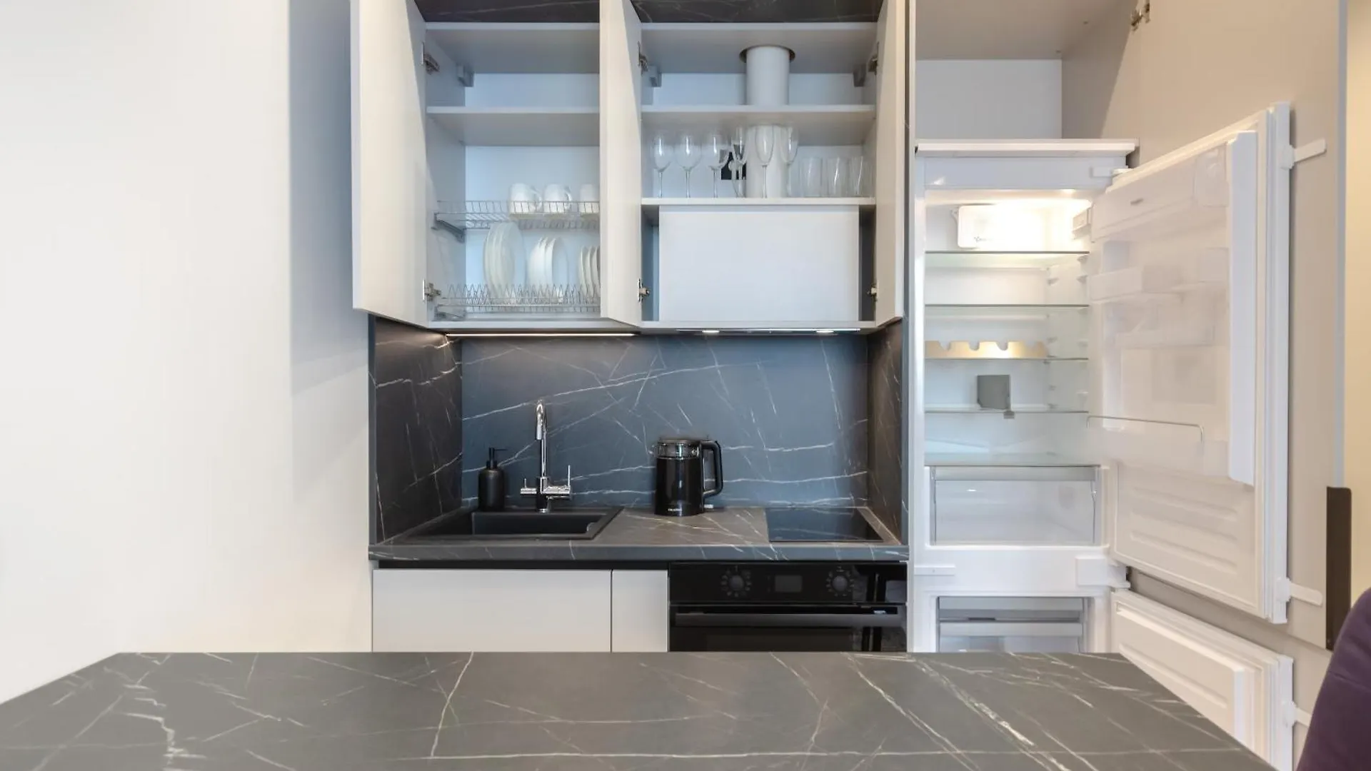 דירה קייב Petrovdom 13-92-433-267-196-433 Luxury Living In Rc Manhattan
