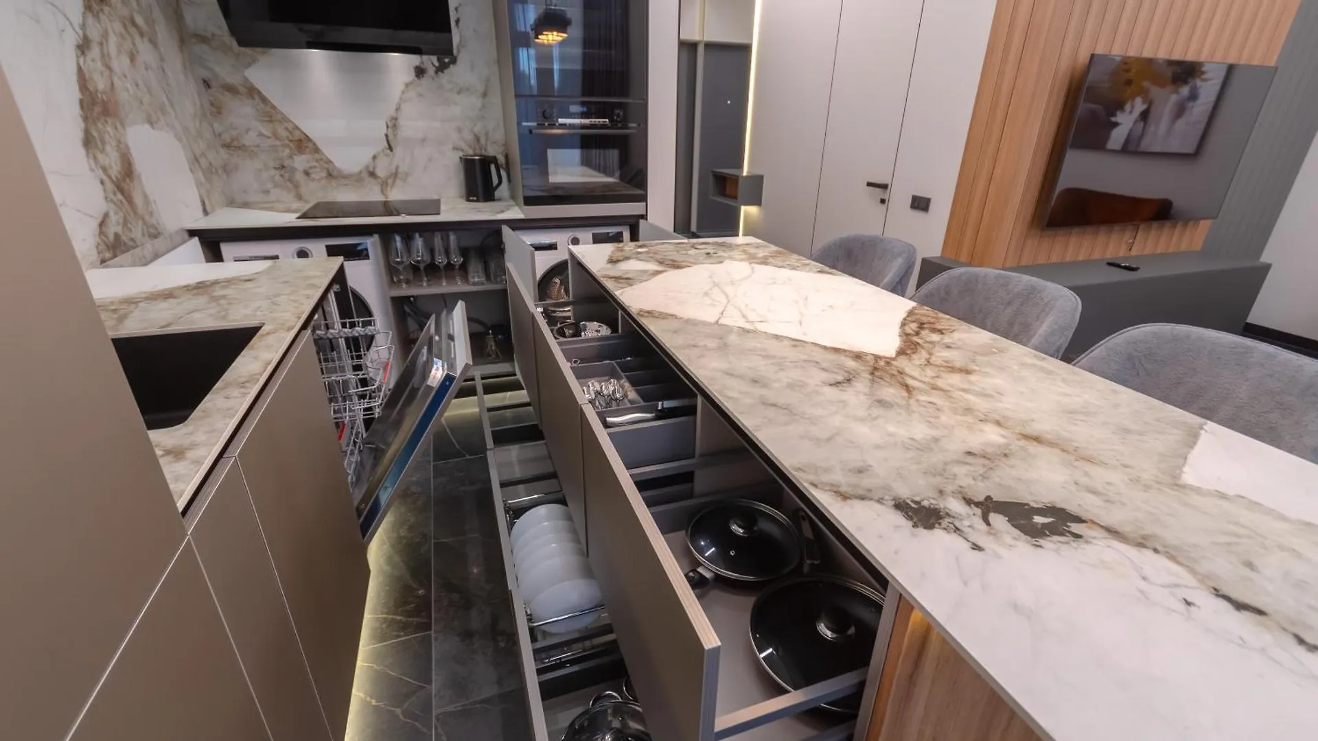 דירה קייב Petrovdom 13-92-433-267-196-433 Luxury Living In Rc Manhattan
