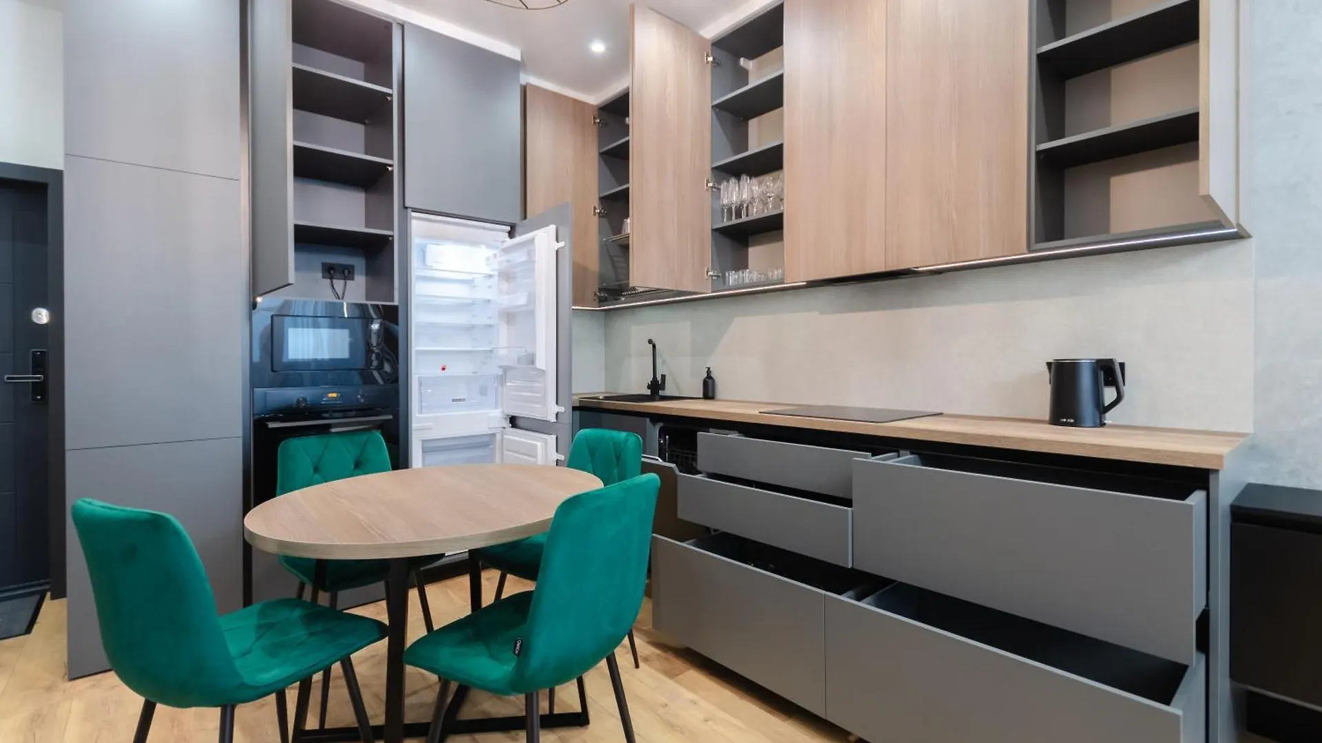 קייב Petrovdom 13-92-433-267-196-433 Luxury Living In Rc Manhattan דירה