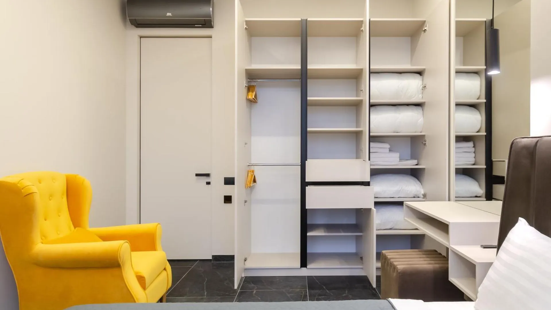 קייב Petrovdom 13-92-433-267-196-433 Luxury Living In Rc Manhattan 0*,
