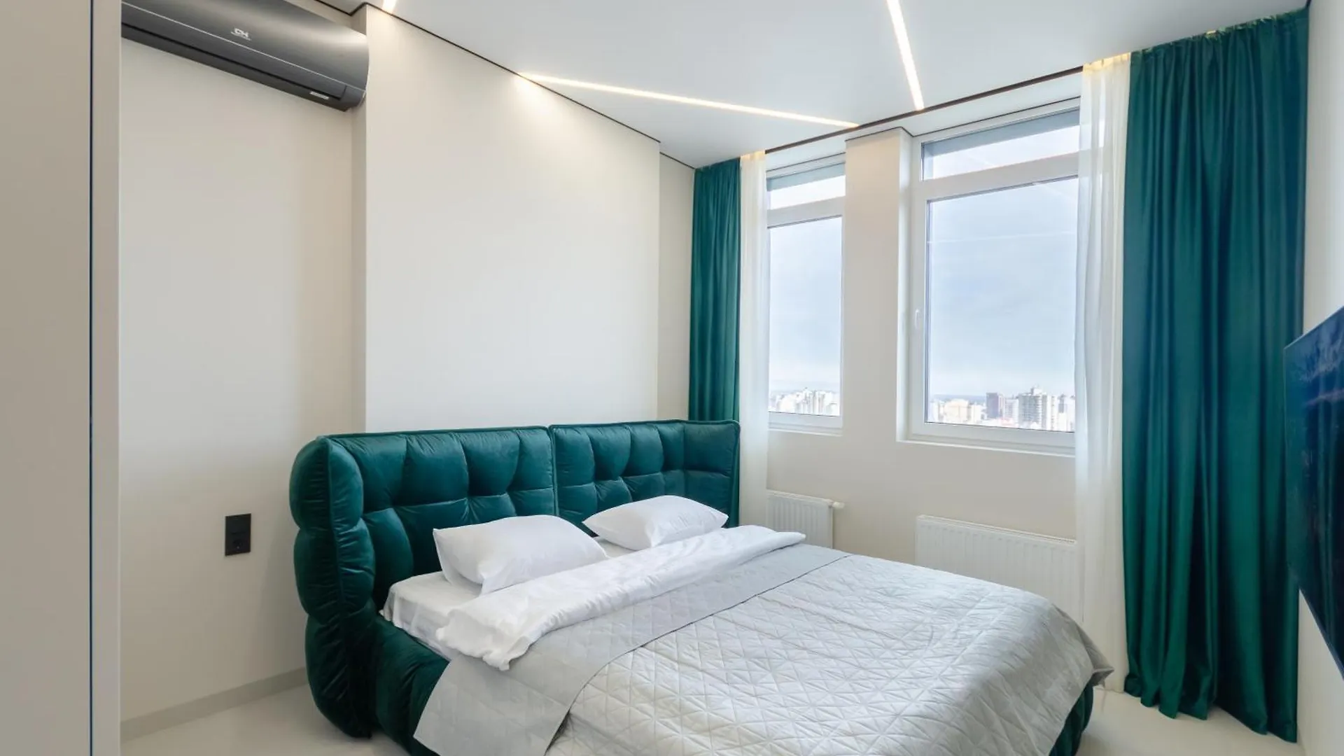קייב Petrovdom 13-92-433-267-196-433 Luxury Living In Rc Manhattan 0*,