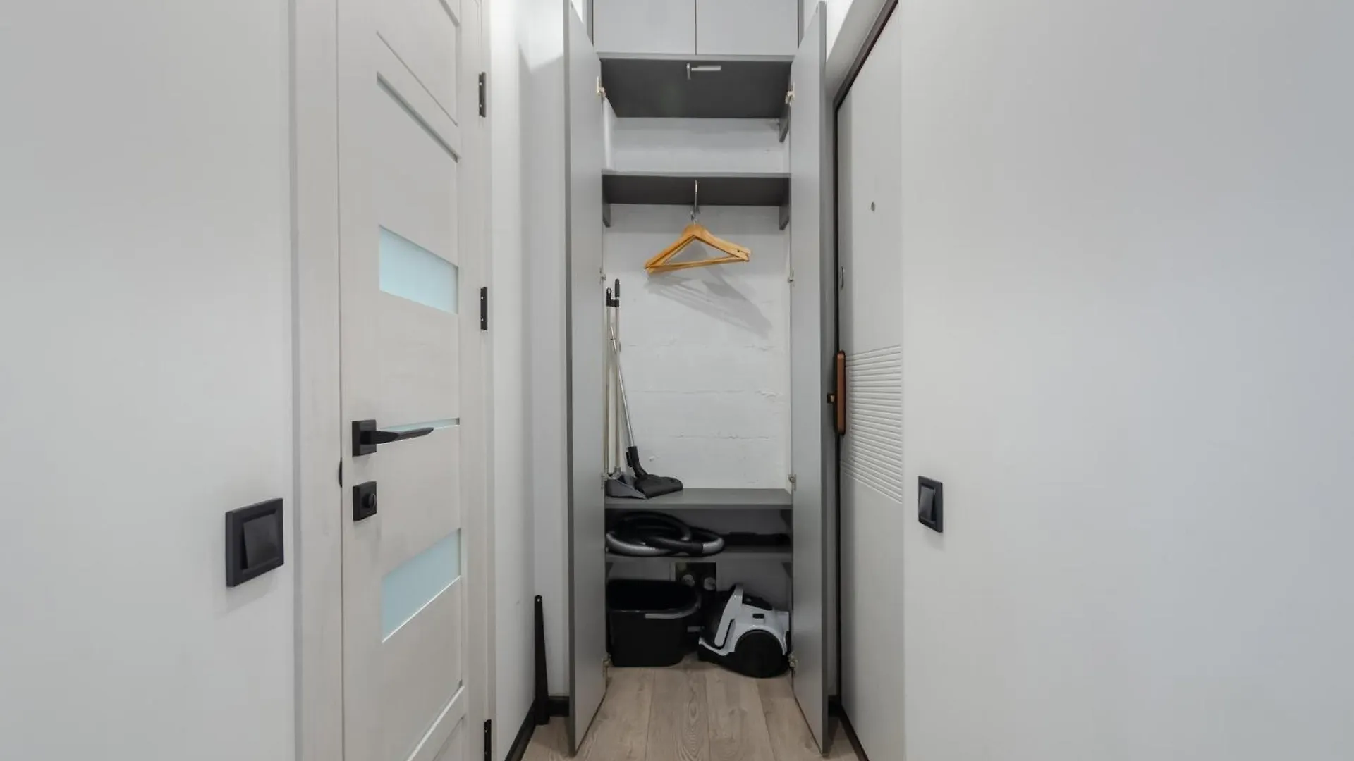 קייב Petrovdom 13-92-433-267-196-433 Luxury Living In Rc Manhattan דירה